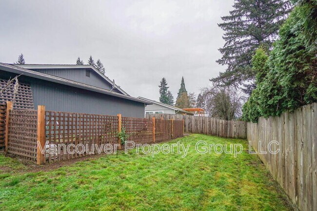 Building Photo - 12509 NE 35th St