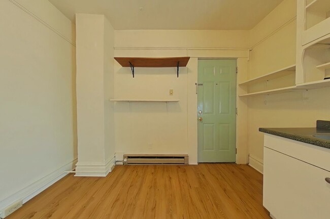 Building Photo - 1 Bedroom Apartment ~ Close to Campus