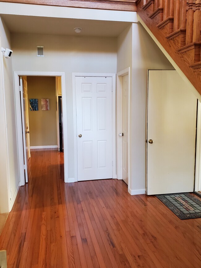Entry Hall - 1309 Crane St