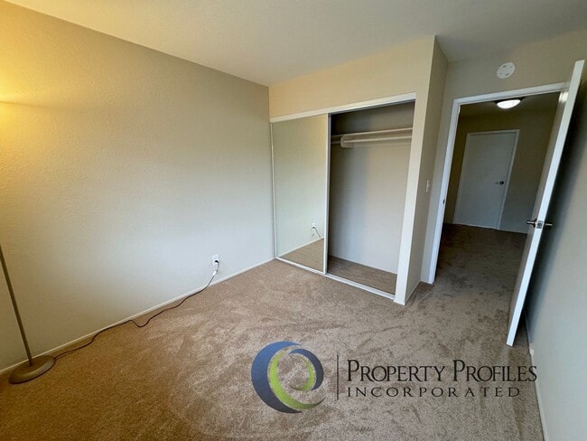 Building Photo - Spacious 3 Bdrm 2.5 Bath Mililani Townhouse