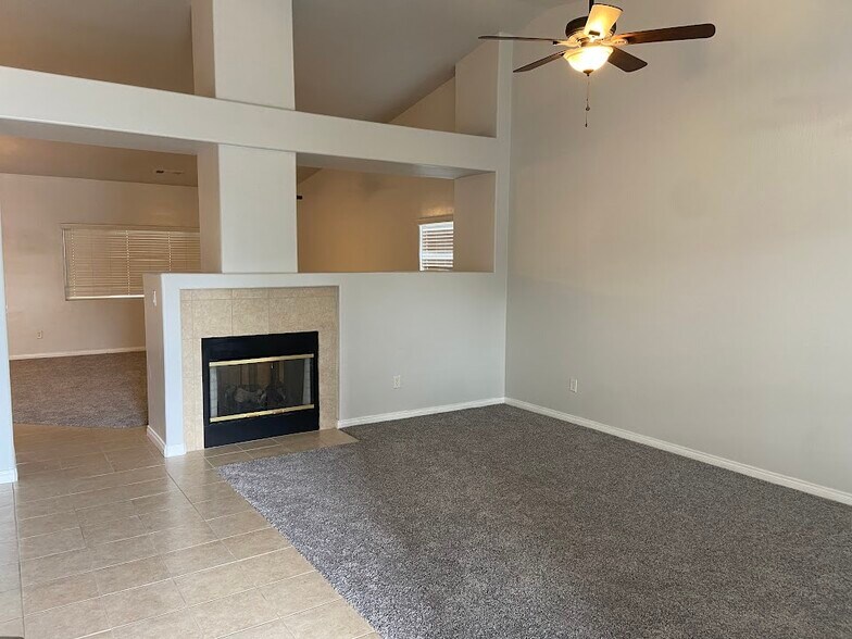 Building Photo - 11100 Vista De Cally Dr
