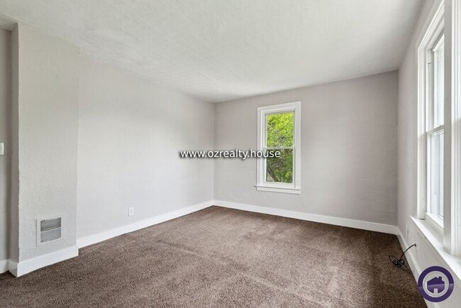 Building Photo - 1310 Almon Ave