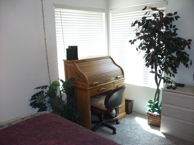 Building Photo - 49225 Eisenhower Dr