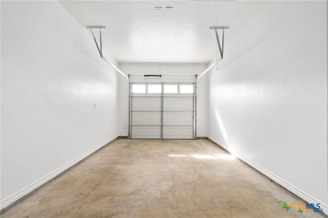 Building Photo - 3509 Abraham Dr