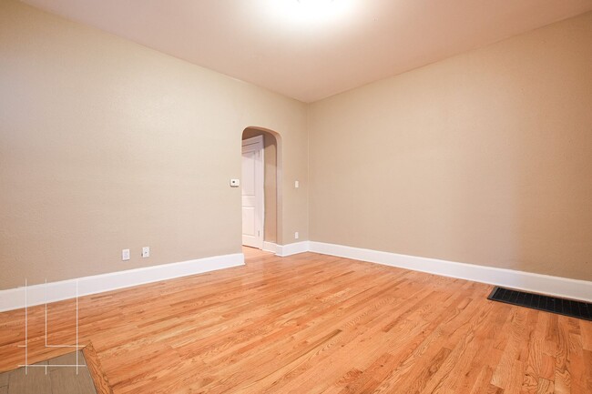 Building Photo - 1286 N 4th St