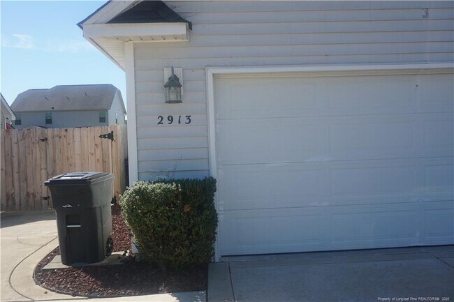 Building Photo - 2913 Aristocrat Ln