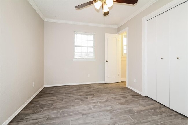 Building Photo - 800 Plaza Dr