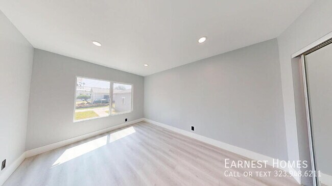 Building Photo - 4508 6th Ave