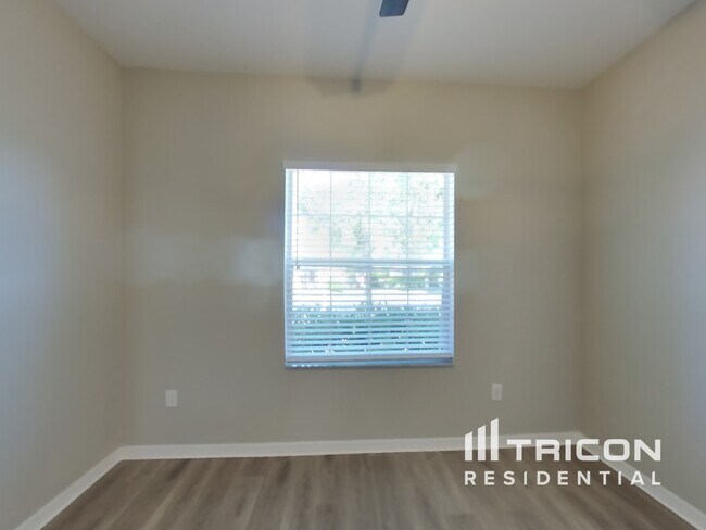 Building Photo - 3921 Langdrum Dr