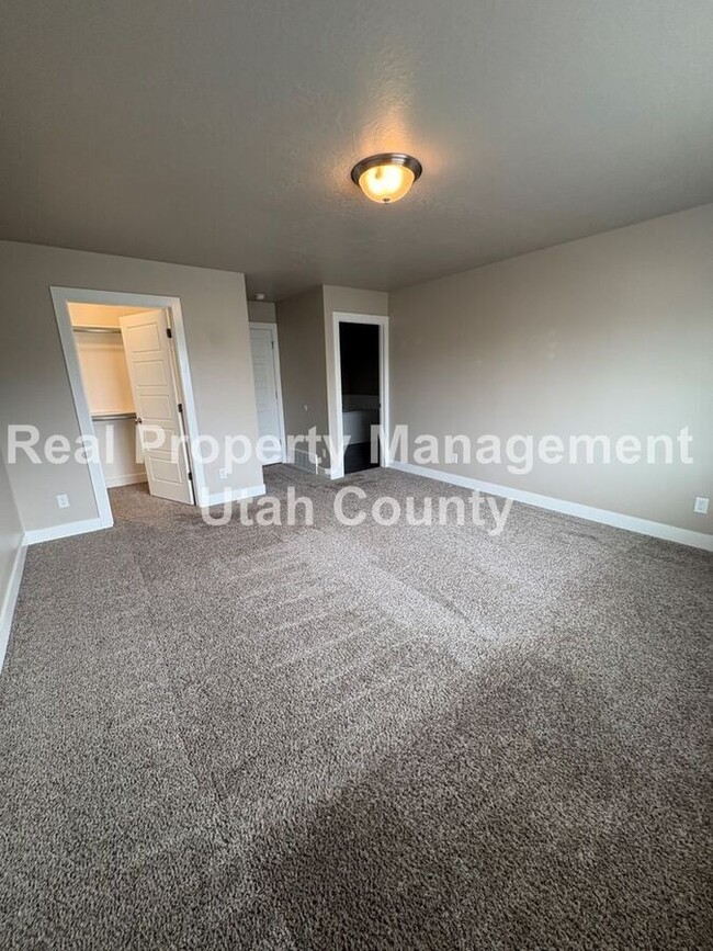 Building Photo - Half Off First Months Rent!! New Lower Rent!