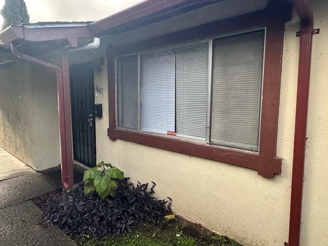 Building Photo - Stockton 2 Bedroom 1 Bathroom Triplex