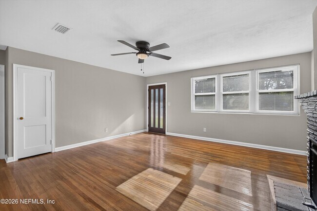 Building Photo - 6338 Mercer Cir W