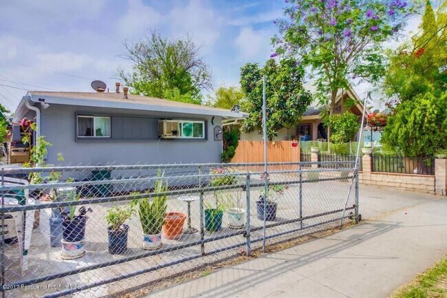 Building Photo - 2652 Granada Ave