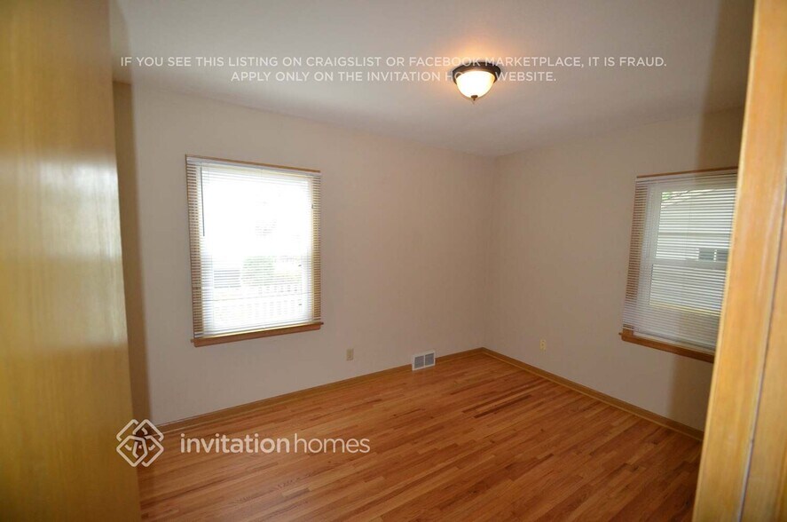 Building Photo - 3058 NE Stinson Blvd