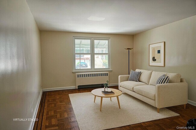 Building Photo - 1022 E 211th St