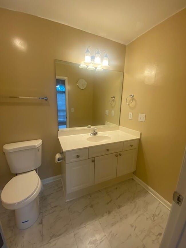 Building Photo - 114 Hidden Creek Cove