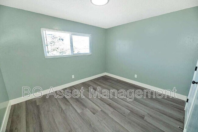 Building Photo - 1610 Sanford Ave