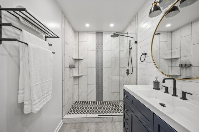 Building Photo - 1595 Cohassett Ave