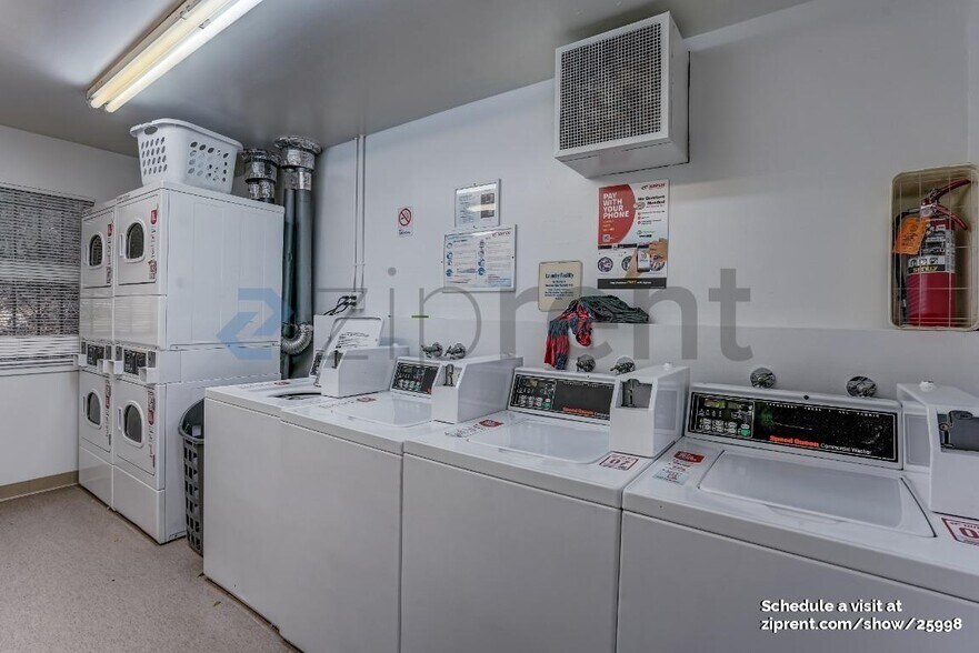 Building Photo - Unit 12