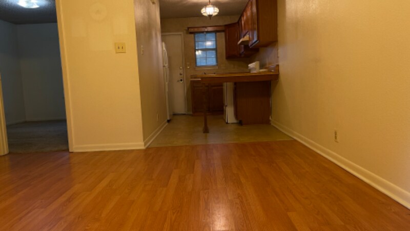 Building Photo - 1603 W Elm St