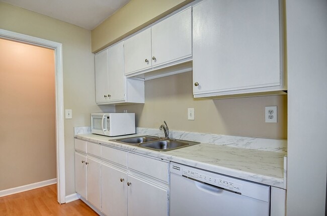 Building Photo - FOR RENT PRINCESS ANNE GARDENS!!