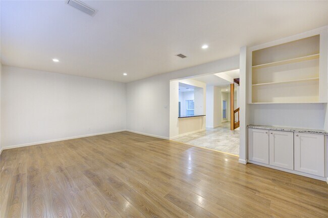 Building Photo - 12625 Memorial Dr