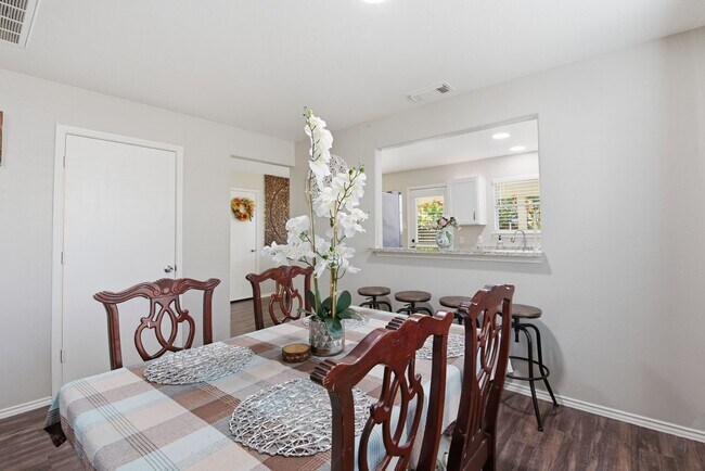 Building Photo - 9519 Maple Green Ln