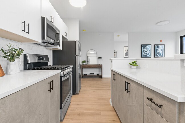 Building Photo - 407 Highland Ave