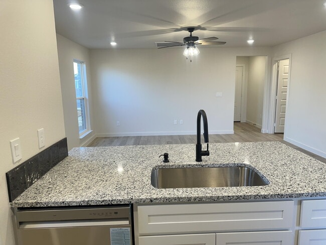 Building Photo - 510 E 23rd St