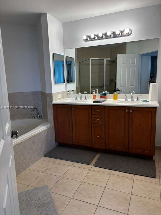 Building Photo - 8395 SW 73rd Ave