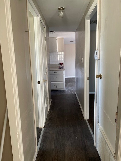 Building Photo - 116 E Stacie Rd