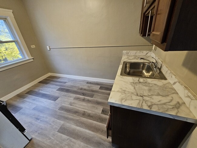 Building Photo - 3294 W 111th St