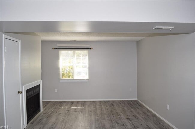 Building Photo - 12773 Woodside Ln