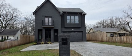 Building Photo - 111 Twin Oak Dr