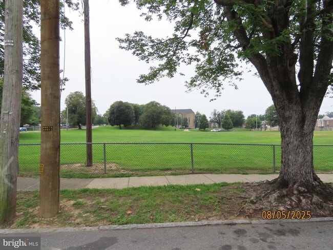 Primary Photo - 1805 W 10th St