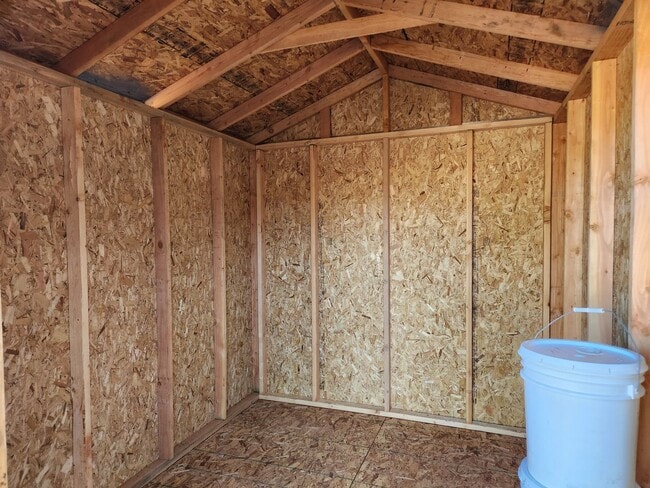 Building Photo - 6117 Lois Dr