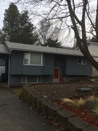 Building Photo - 4 Bd/2.5 Ba Home on Military Hill