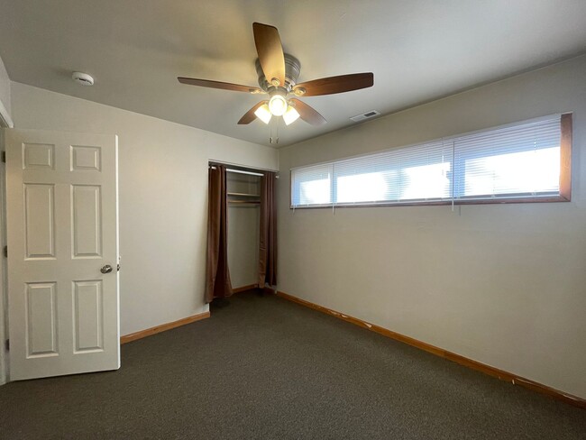 Building Photo - 3BD/1BA Home In Gary