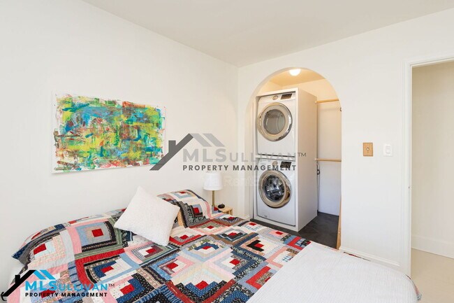 Building Photo - 1803 Hillcrest Dr