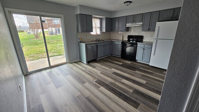 Building Photo - Gilbert 4