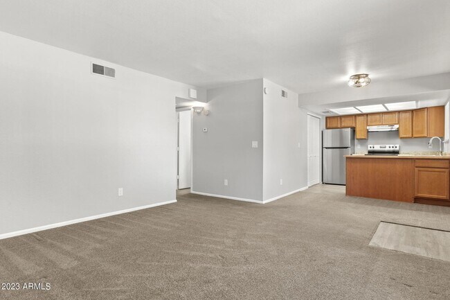 Building Photo - 4331 N 21st Dr