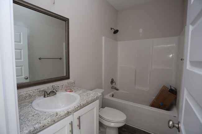 Building Photo - 3 Bedroom Brick House in SEB School District Available NOW