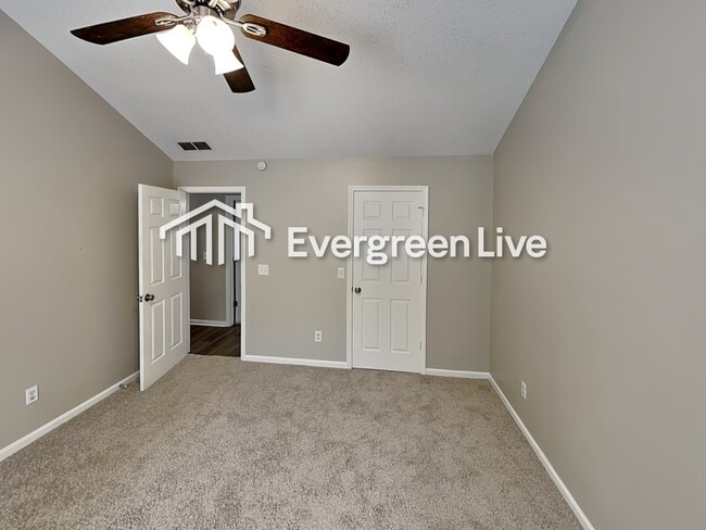 Building Photo - 55 Dove Point