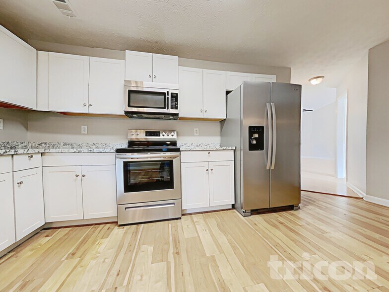 Building Photo - 2570 Harbins Mill Dr