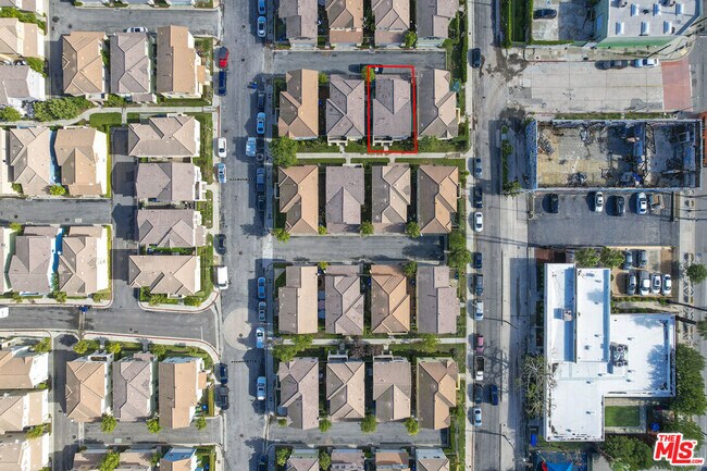 Building Photo - 121 Cancion Way