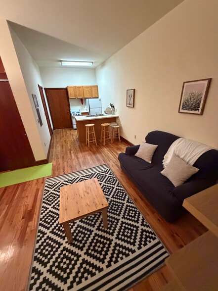 Building Photo - 402 W Dayton St