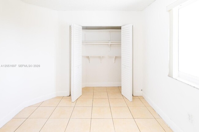 Building Photo - 6950 Miami Gardens Dr