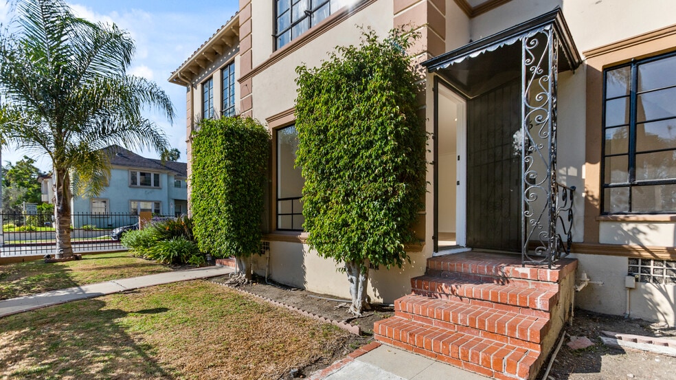 Building Photo - 8653 W Olympic Blvd
