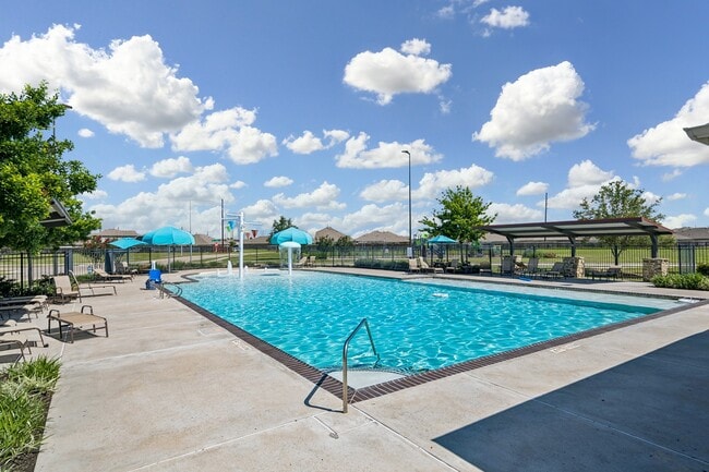 Building Photo - 22843 Castello Lakes Dr
