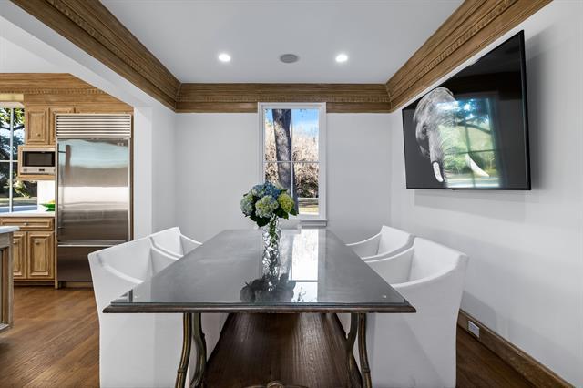 Building Photo - 1 Willow Wood Cir